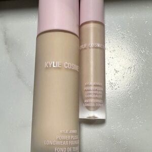 Kylie Cosmetics Power Plush Longwear Foundation - Beige
